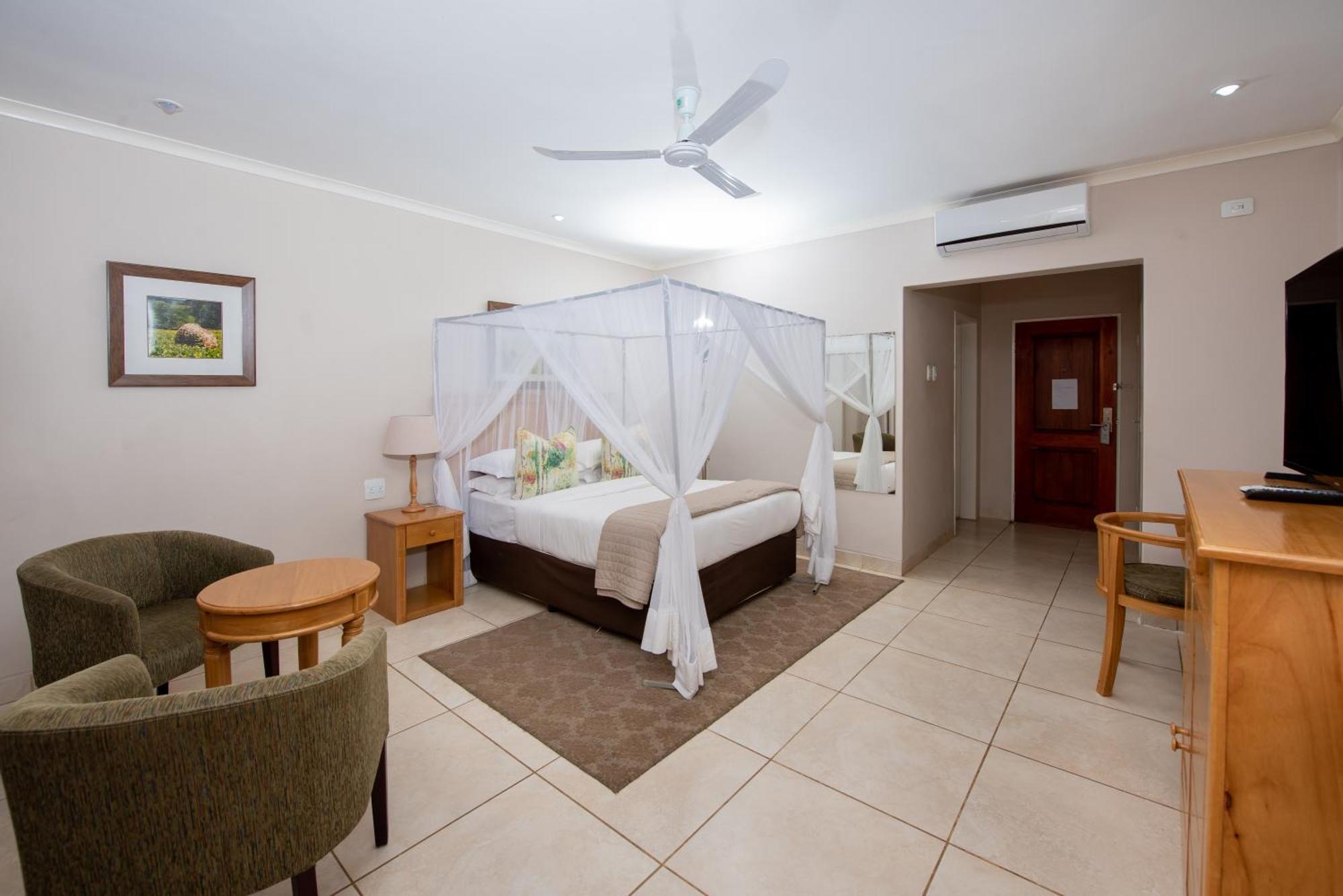 Ufulu Gardens Hotel Лилонгве Экстерьер фото