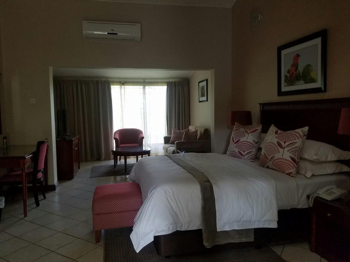 Ufulu Gardens Hotel Лилонгве Экстерьер фото