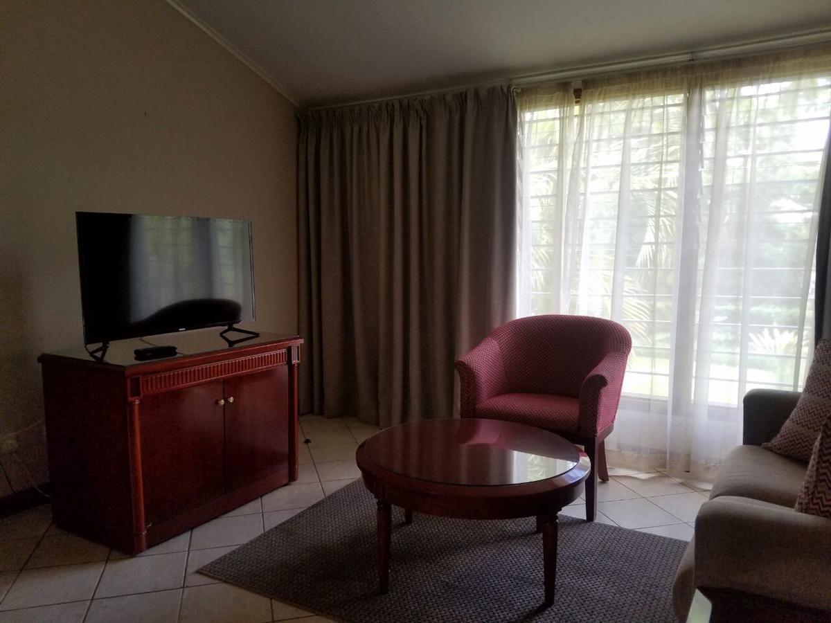 Ufulu Gardens Hotel Лилонгве Экстерьер фото